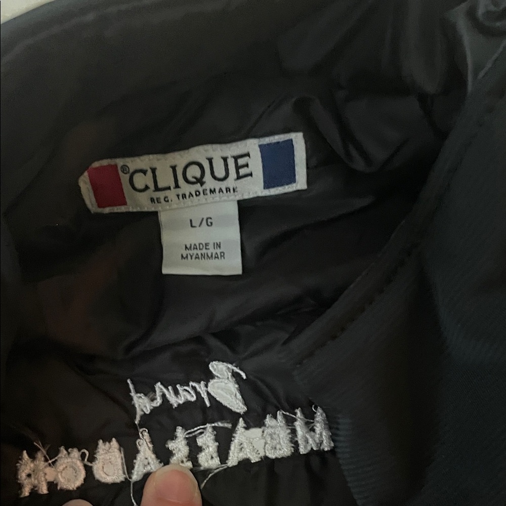 Black puffy Keystone Vest - Picture 5 of 6